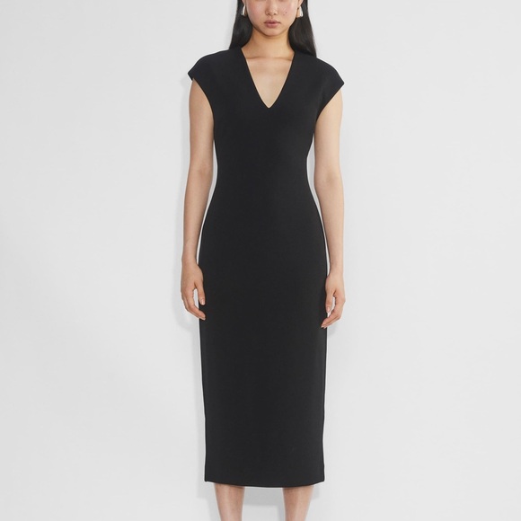 Babaton Dresses & Skirts - Babaton Aritzia Maxi cap sleeve v-neck Press dress - Black